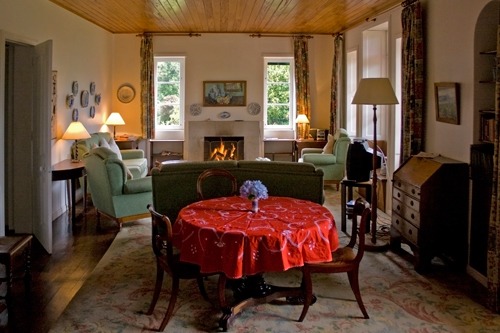 imgi 4 house sittingroom2