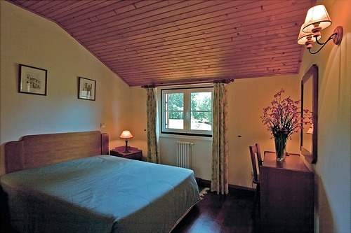 imgi 8 cottage roomb